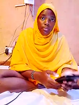 cute naimah online show from October 31, 2025, 6:09 pm