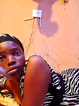 cute naimah online show from November 13, 2025, 12:59 pm