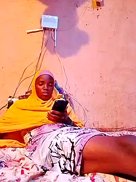 cute naimah online show from November 19, 2025, 8:20 pm