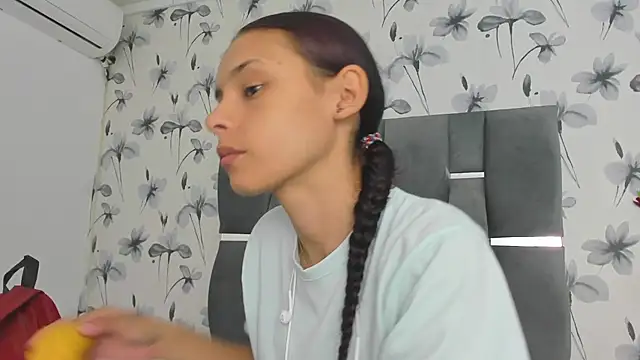 Ehotloveaxxx online show from September 19, 2025, 1:01 pm