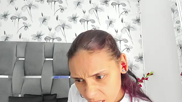 Ehotloveaxxx online show from October 9, 2025, 4:38 pm