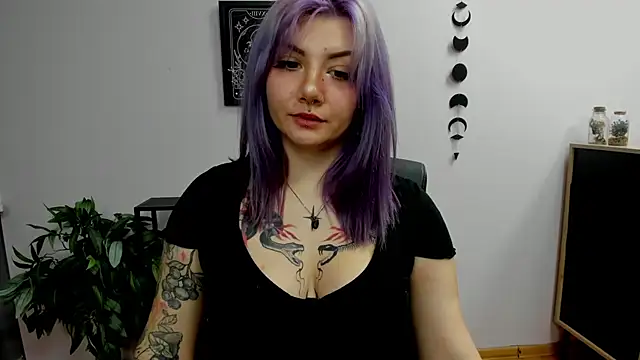 GabbiePerfect online show from December 9, 2024, 6:14 pm