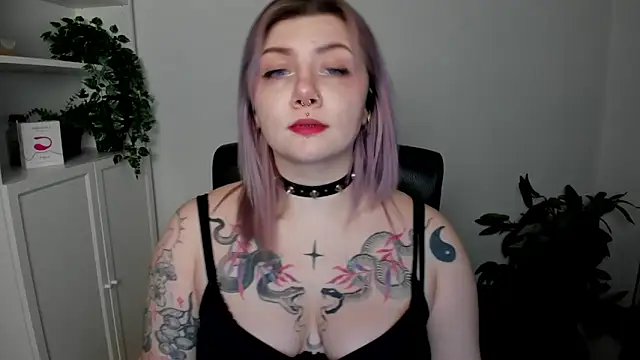 GabbiePerfect online show from April 14, 2026, 9:10 pm