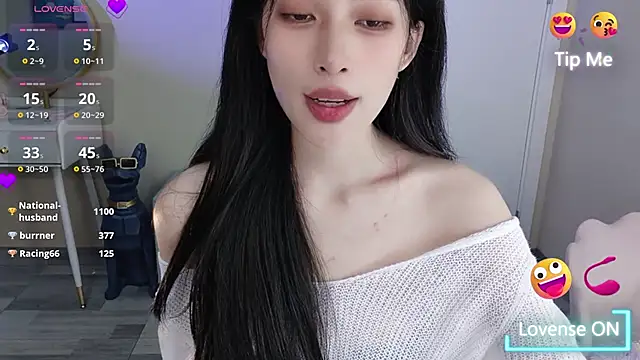Snapshot of Aurora_99 chatting on December 18, 2024, 4:28 pm Aurora 99 online show from December 18, 2024, 4:28 pm