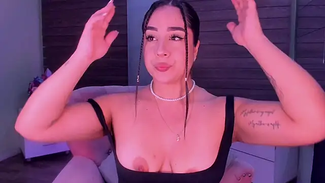 Sussy Bell01 online show from December 26, 2024, 8:32 pm