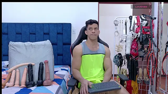 JoseRumbero26 online show from May 16, 2026, 12:48 pm
