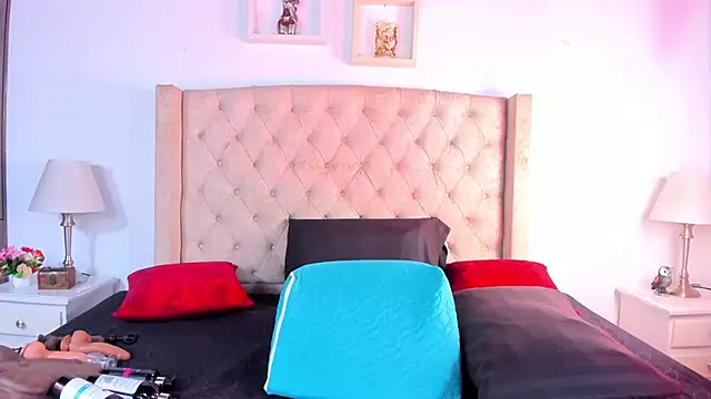 natalia collinslim online show from September 20, 2025, 4:02 am