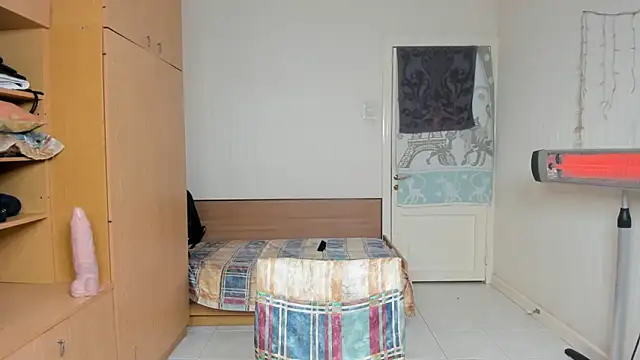 hot muscle online show from November 6, 2025, 5:47 pm