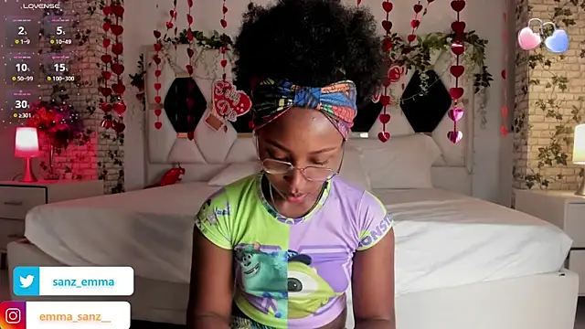 Snapshot of EmmaSanzz_ chatting on February 10, 2025, 8:42 am EmmaSanzz online show from February 10, 2025, 8:42 am