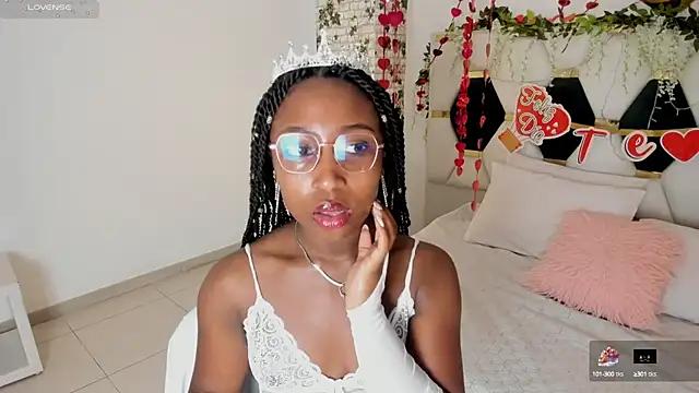 Snapshot of EmmaSanzz_ chatting on February 18, 2025, 11:44 am EmmaSanzz online show from February 18, 2025, 11:44 am