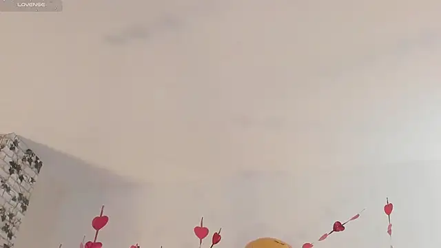 Snapshot of EmmaSanzz_ chatting on February 22, 2025, 11:35 am EmmaSanzz online show from February 22, 2025, 11:35 am