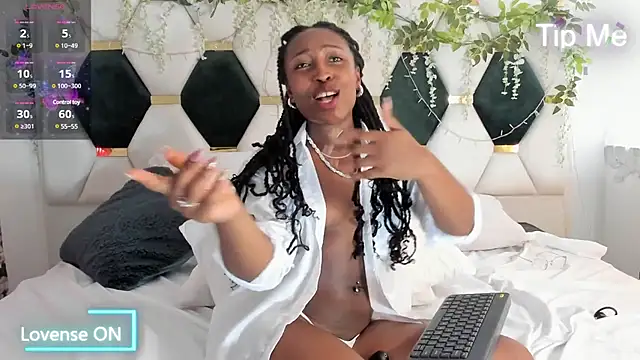 Snapshot of EmmaSanzz_ chatting on March 4, 2025, 5:34 pm EmmaSanzz online show from March 4, 2025, 5:34 pm