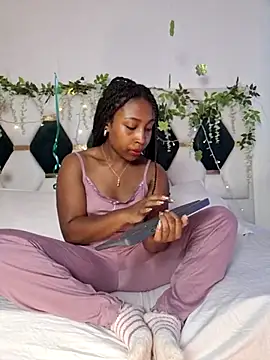 Snapshot of EmmaSanzz_ chatting on March 15, 2025, 11:29 am EmmaSanzz online show from March 15, 2025, 11:29 am