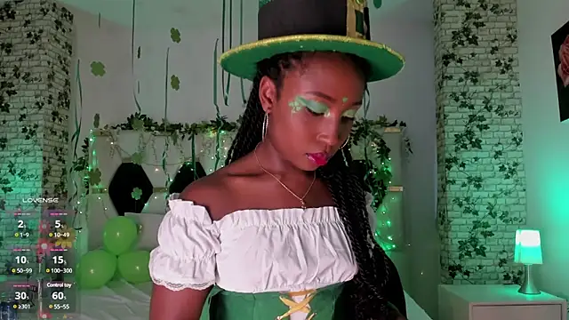 Snapshot of EmmaSanzz_ chatting on March 17, 2025, 11:53 am EmmaSanzz online show from March 17, 2025, 11:53 am