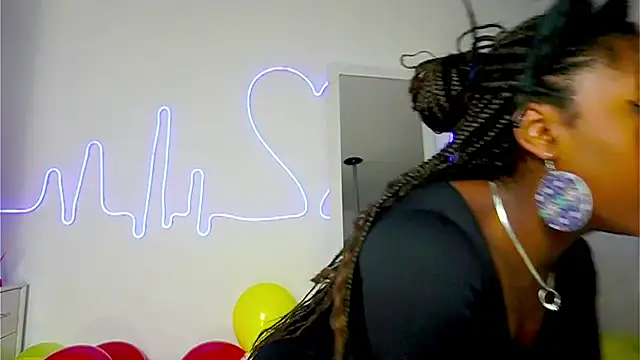 Snapshot of EmmaSanzz_ chatting on September 21, 2025, 11:23 am EmmaSanzz online show from September 21, 2025, 11:23 am