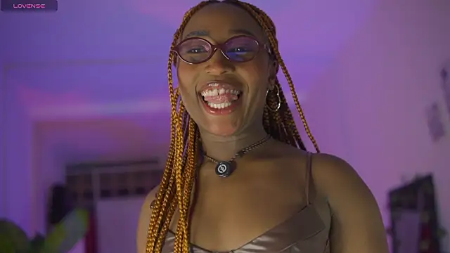 Snapshot of EmmaSanzz_ chatting on March 1, 2026, 10:28 am EmmaSanzz online show from March 1, 2026, 10:28 am