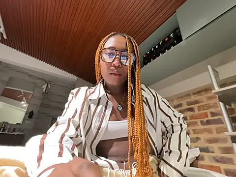 EmmaSanzz  online show from March 27, 2026, 11:32 am