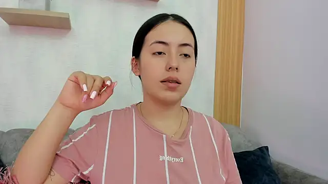 Julietasantos   online show from January 27, 2025, 2:57 pm