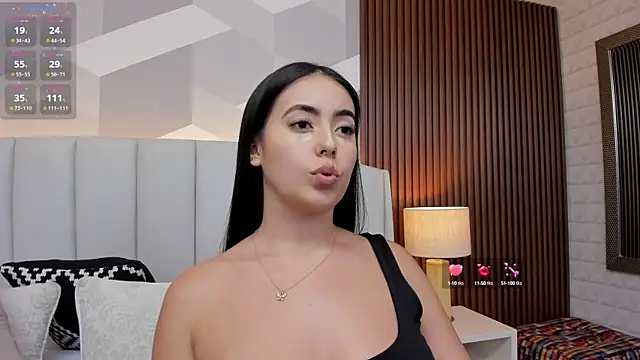 Julietasantos   online show from September 8, 2025, 7:24 pm