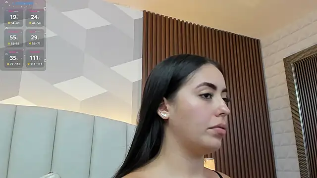 Julietasantos   online show from September 25, 2025, 6:22 pm