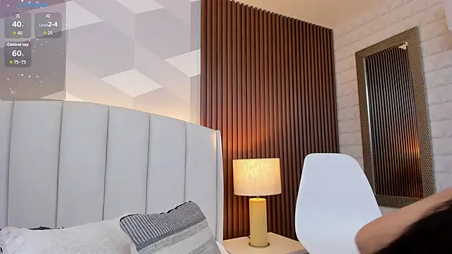 Julietasantos   online show from October 10, 2025, 7:02 pm