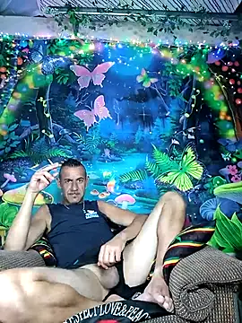 Snapshot of Bbboy42 chatting on February 27, 2025, 11:04 pm Bbboy42 online show from February 27, 2025, 11:04 pm