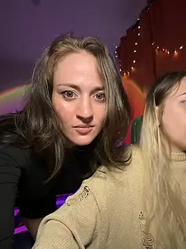 Snapshot of Dooubletroublee chatting on December 8, 2024, 10:14 pm Dooubletroublee online show from December 8, 2024, 10:14 pm