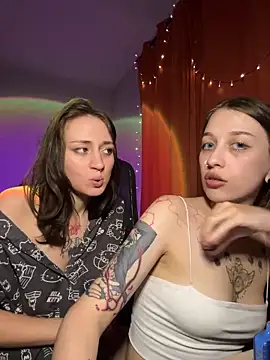 Snapshot of Dooubletroublee chatting on December 12, 2024, 1:10 am Dooubletroublee online show from December 12, 2024, 1:10 am