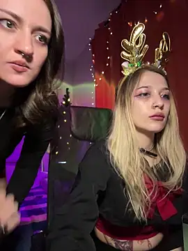 Snapshot of Dooubletroublee chatting on December 22, 2024, 9:53 pm Dooubletroublee online show from December 22, 2024, 9:53 pm