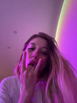 Snapshot of Dooubletroublee chatting on January 20, 2025, 12:57 am Dooubletroublee online show from January 20, 2025, 12:57 am