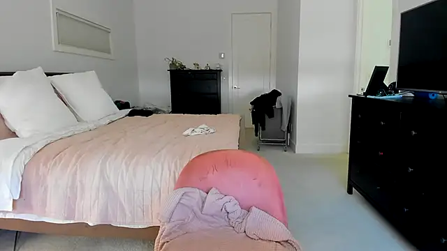 Kymmmy online show from January 6, 2026, 9:39 pm