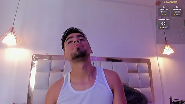 PittAndLunaa online show from November 25, 2025, 12:16 pm