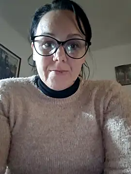 fekete demon online show from December 22, 2025, 7:44 pm