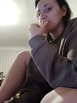 emeli moon online show from November 2, 2025, 12:02 am