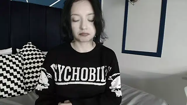 Adeelinee online show from January 8, 2025, 10:48 pm