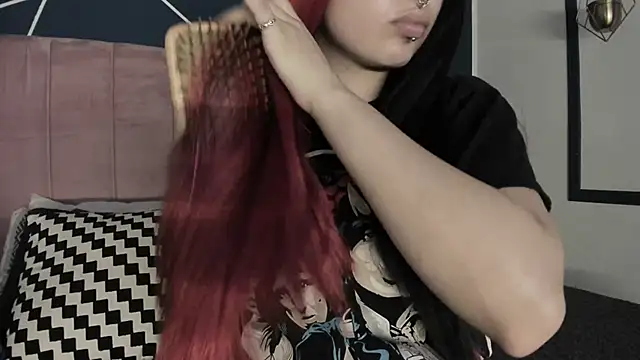 Adeelinee online show from March 20, 2025, 7:57 pm