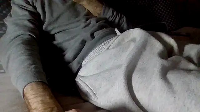 Snapshot of VersGuy24 chatting on February 27, 2026, 12:05 pm VersGuy24 online show from February 27, 2026, 12:05 pm