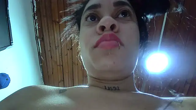 Snapshot of white_sexy_ chatting on October 25, 2025, 11:40 am white sexy  online show from October 25, 2025, 11:40 am