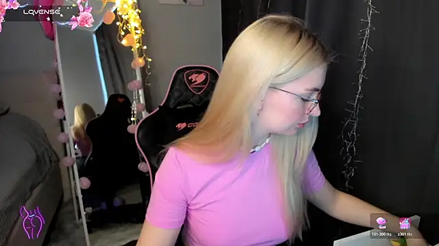 Kimmy powell online show from April 6, 2026, 2:42 am