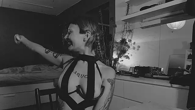 Snapshot of god_x_girl chatting on December 12, 2024, 7:26 pm god x girl online show from December 12, 2024, 7:26 pm