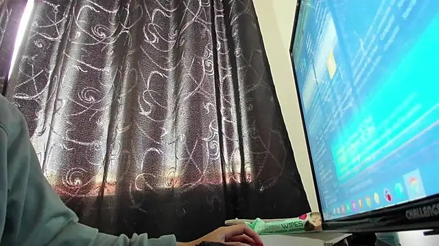 samantha  wilson online show from November 5, 2025, 1:22 pm