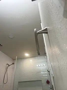 El Gizmo online show from February 23, 2025, 8:55 pm