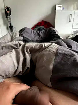 Wessi2005 online show from September 25, 2025, 6:28 am