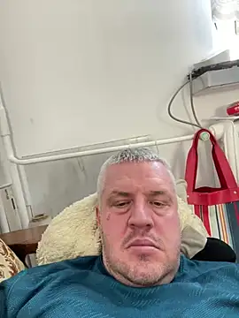 Snapshot of Evolite123 chatting on March 4, 2025, 12:01 pm Evolite123 online show from March 4, 2025, 12:01 pm