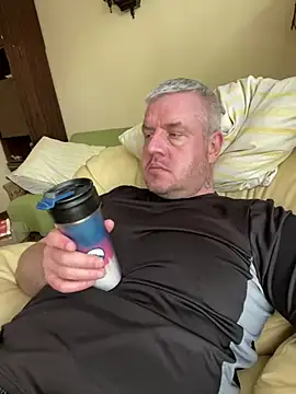 Snapshot of Evolite123 chatting on March 16, 2025, 12:11 pm Evolite123 online show from March 16, 2025, 12:11 pm