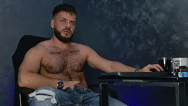 juliusmasters online show from December 1, 2025, 8:03 pm