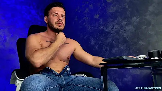 juliusmasters online show from February 25, 2026, 8:29 pm