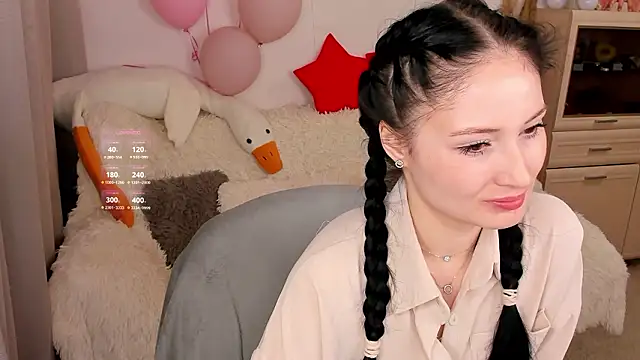 LisaMooore online show from February 24, 2026, 3:32 pm