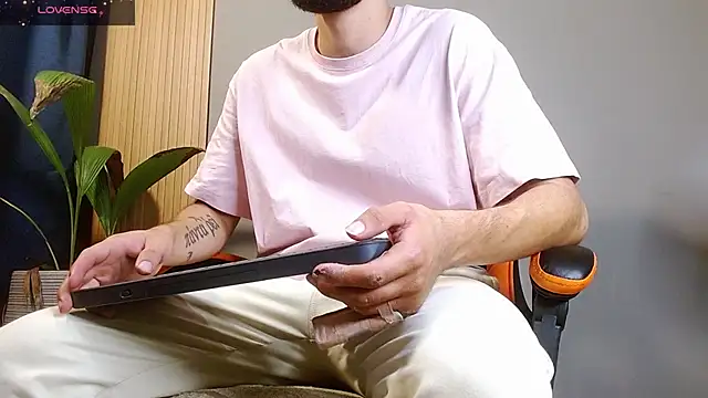 Mr WhiteCock online show from October 31, 2025, 11:50 pm