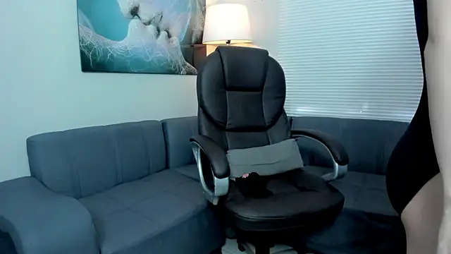 Angel Dust18 online show from September 9, 2025, 2:05 pm